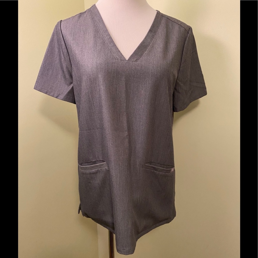 Figs Casma Three Pocket Scrub Top in Graphite